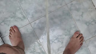 SHOWER PEE FETISH - SLOW Movability