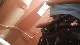 How this sexy twink pees when he wakes up with a boner morning bulge for several days